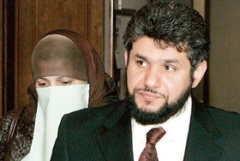 homaidanalturki&wife.jpg