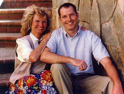 http://www.debbieschlussel.com/archives/markbingham%26mother.jpg